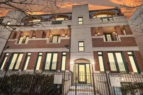 2736 N Wolcott Ave #202, Chicago, IL 60614