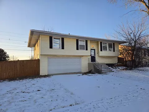 300 Hickory Ave, Romeoville, IL 60446