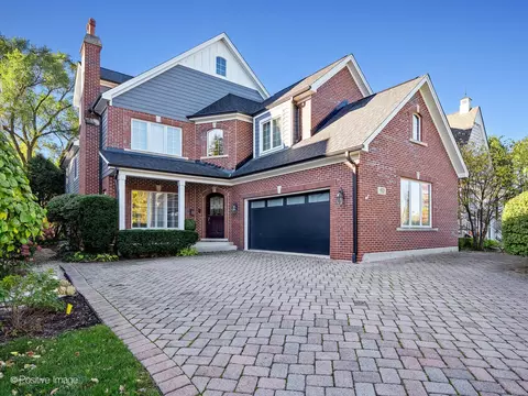 423 Ridge Ave, Clarendon Hills, IL 60514