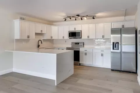 Kitchen - 3345 Kirchoff Rd #5C, Rolling Meadows, IL 60008 photo 1 of 2