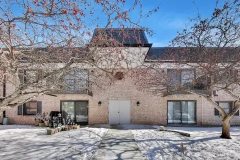 3345 Kirchoff Rd #5C, Rolling Meadows, IL 60008