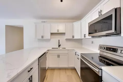 Kitchen - 3345 Kirchoff Rd #5C, Rolling Meadows, IL 60008 photo 2 of 2