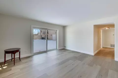 Living - 3345 Kirchoff Rd #5C, Rolling Meadows, IL 60008 photo 2 of 2