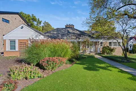 4541 Middaugh Ave, Downers Grove, IL 60515