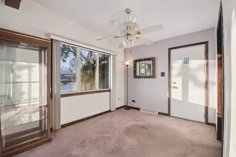 Living - 15519 Ellis Ave, Dolton, IL 60419 photo 3 of 4