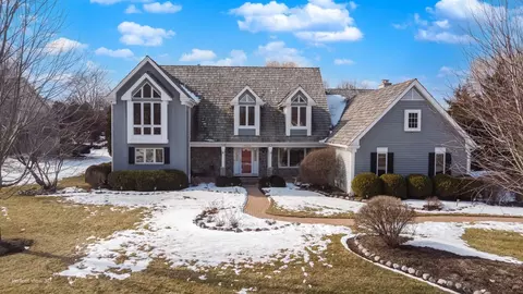 17804 W Pond Ridge Cir, Gurnee, IL 60031