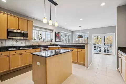 6255 Murifield Dr, Gurnee, IL 60031 photo 7