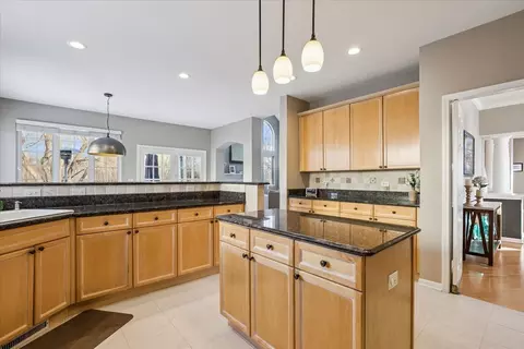 6255 Murifield Dr, Gurnee, IL 60031 photo 8