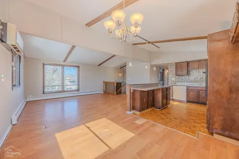 Living - 2017 W Oakleaf Dr, Mchenry, IL 60051 photo 2 of 3