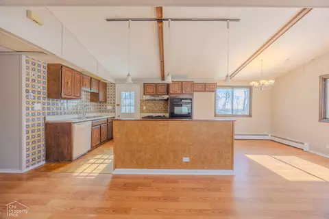 Kitchen - 2017 W Oakleaf Dr, Mchenry, IL 60051 photo 1 of 1