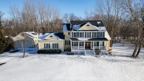 115 Belle Rive Dr, Millington, IL 60537