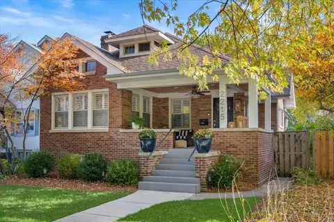 2215 Wesley Ave, Evanston, IL 60201