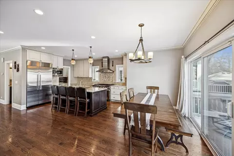 Dining - 315 Bartram Rd, Riverside, IL 60546 photo 1 of 2