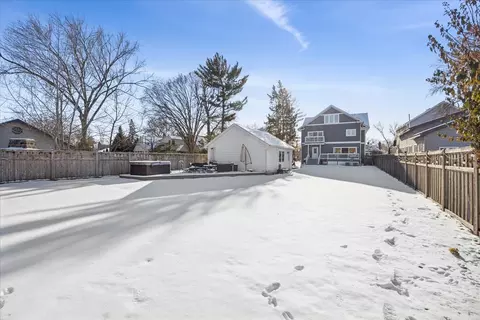 Exterior - 315 Bartram Rd, Riverside, IL 60546 photo 4 of 5