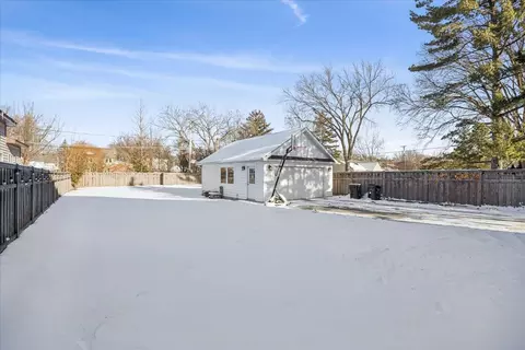 Exterior - 315 Bartram Rd, Riverside, IL 60546 photo 2 of 5