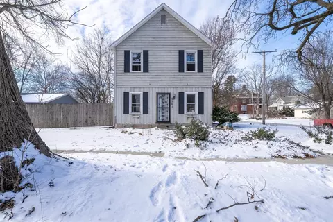 1101 Low St, Bloomington, IL 61701