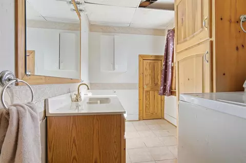 Bath - 1101 Low St, Bloomington, IL 61701 photo 2 of 2