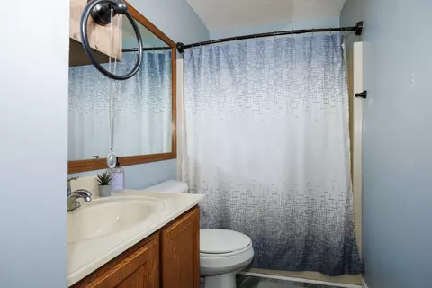 Bath - 205 N Blair Dr, Normal, IL 61761 photo 2 of 3
