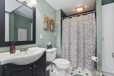 Bath - Undisclosed, Midlothian, IL 60445 photo 1 of 2