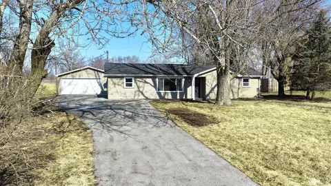 946 W Arlington Ln, Crete, IL 60417