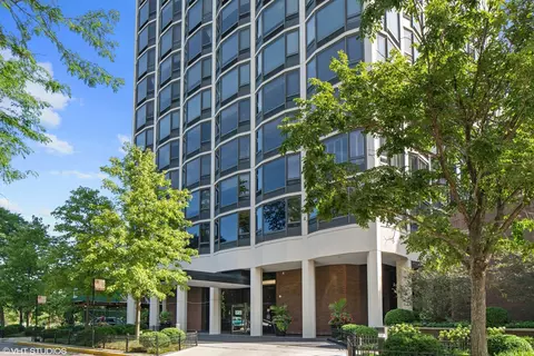 1555 N Astor St #23SE, Chicago, IL 60610
