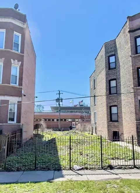 1443 E 66th Pl, Chicago, IL 60637