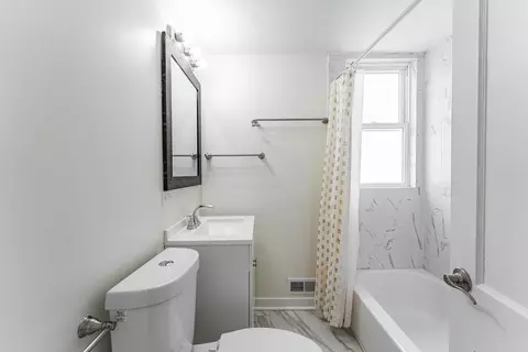 Bath - 2817 Maple Ave, Berwyn, IL 60402 photo 4 of 5