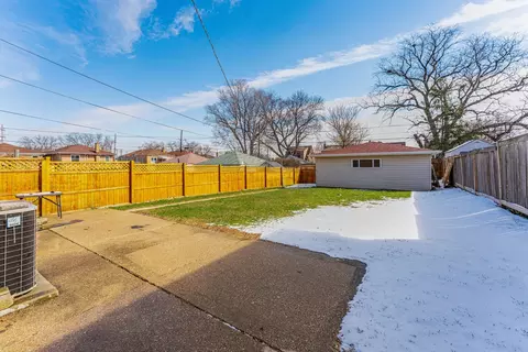 Exterior - 2817 Maple Ave, Berwyn, IL 60402 photo 4 of 8