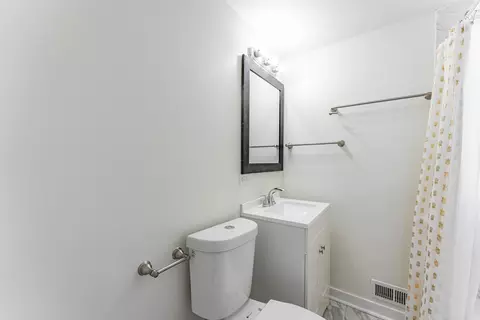 Bath - 2817 Maple Ave, Berwyn, IL 60402 photo 3 of 5