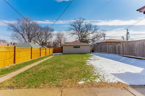 Exterior - 2817 Maple Ave, Berwyn, IL 60402 photo 5 of 8