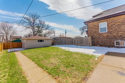 Exterior - 2817 Maple Ave, Berwyn, IL 60402 photo 6 of 8