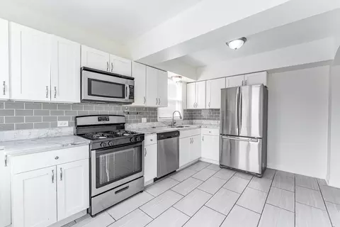 Kitchen - 2817 Maple Ave, Berwyn, IL 60402 photo 2 of 2