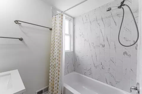 Bath - 2817 Maple Ave, Berwyn, IL 60402 photo 5 of 5