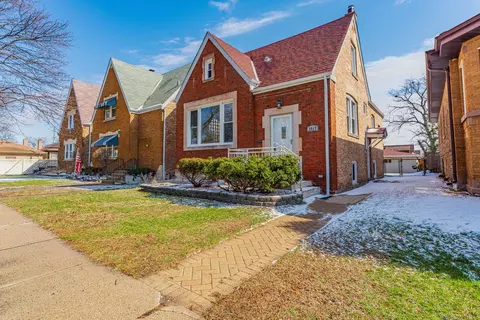 Exterior - 2817 Maple Ave, Berwyn, IL 60402 photo 2 of 8