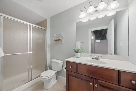 Bath - 653 Limestone Dr, Batavia, IL 60510 photo 6 of 6