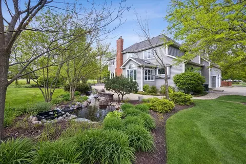 Exterior - 653 Limestone Dr, Batavia, IL 60510 photo 3 of 4