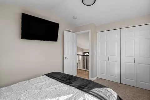 Bedroom - 318 W Oak St, Eldridge, IA 52748 photo 2 of 4