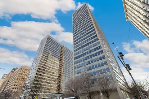 3550 N Lake Shore Dr #1603, Chicago, IL 60657