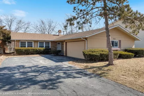 1053 S Finley Rd, Lombard, IL 60148