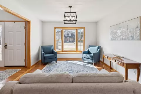 Living - 1217 28th Ave, Silvis, IL 61282 photo 1 of 5