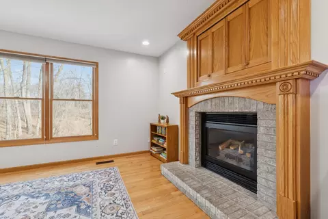 Living - 1217 28th Ave, Silvis, IL 61282 photo 4 of 5