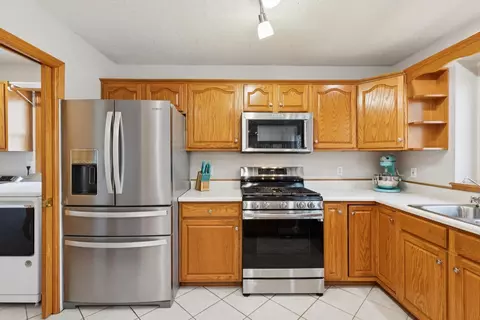 Kitchen - 1217 28th Ave, Silvis, IL 61282 photo 3 of 5