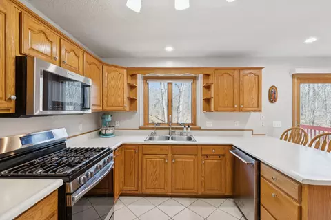 Kitchen - 1217 28th Ave, Silvis, IL 61282 photo 2 of 5