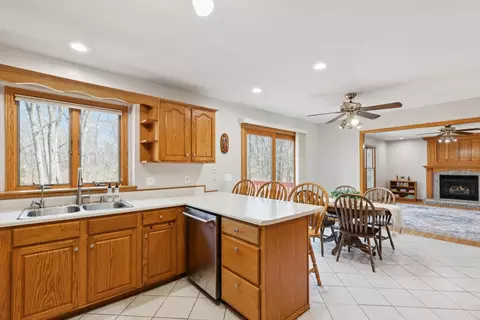 Kitchen - 1217 28th Ave, Silvis, IL 61282 photo 5 of 5