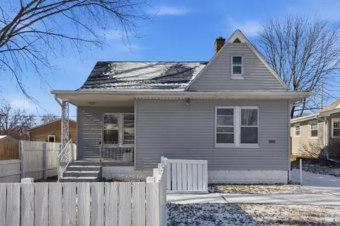 2350 38th St, Rock Island, IL 61201