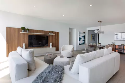 Living - 363 E Wacker Dr #6403, Chicago, IL 60601 photo 3 of 4
