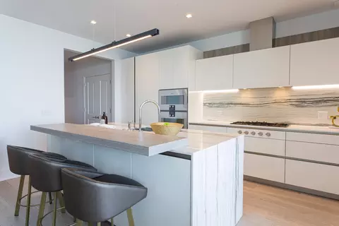 Kitchen - 363 E Wacker Dr #6403, Chicago, IL 60601 photo 5 of 6
