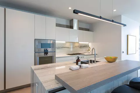 Kitchen - 363 E Wacker Dr #6403, Chicago, IL 60601 photo 3 of 6