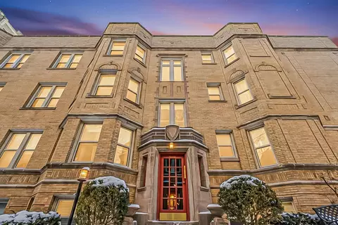 6811 N Lakewood Ave #1W, Chicago, IL 60626