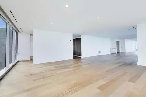 Living - 363 E Wacker Dr #5506, Chicago, IL 60601 photo 4 of 14